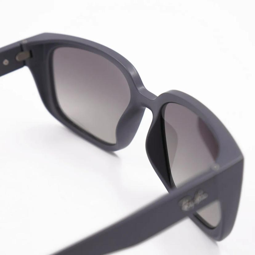 แว่นตากันแดด RayBan รุ่น RB4443M F60811