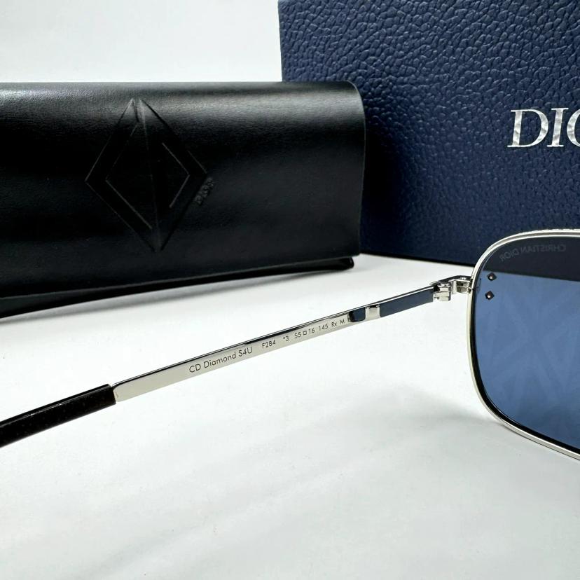 แว่นตากันแดด Dior รุ่น S4U F2B4