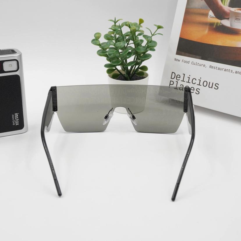 แว่นตากันแดด รุ่น 0DG2233