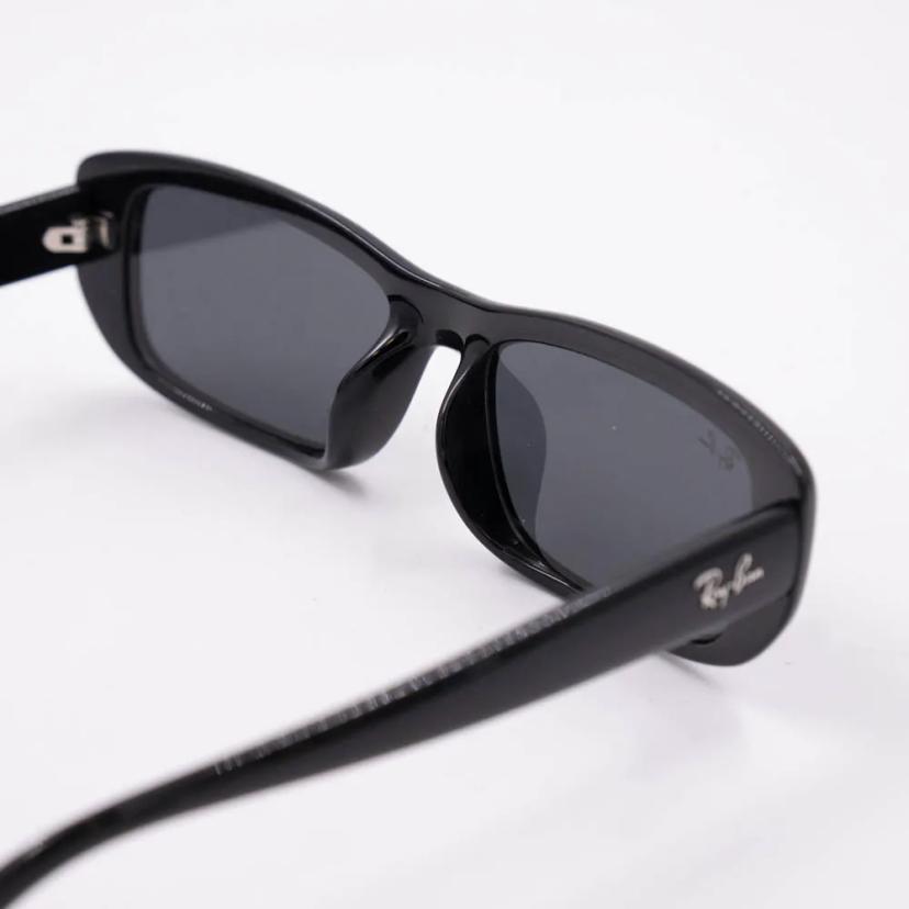 แว่นตากันแดด RayBan รุ่น RB4436D 667787