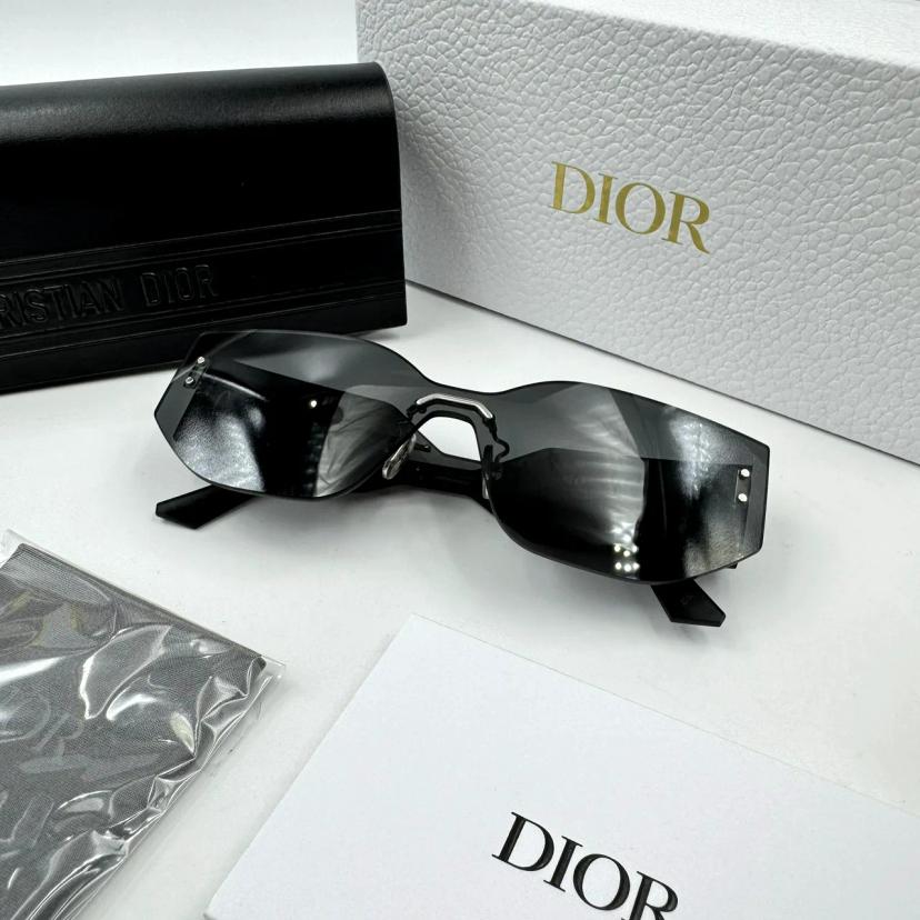แว่นตากันแดด Dior รุ่น M6U F0A0
