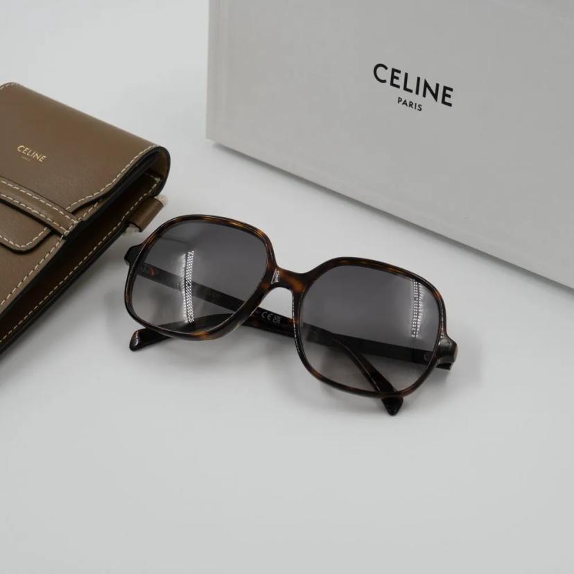แว่นตากันแดด CELINE รุ่น CL40244U 5652F